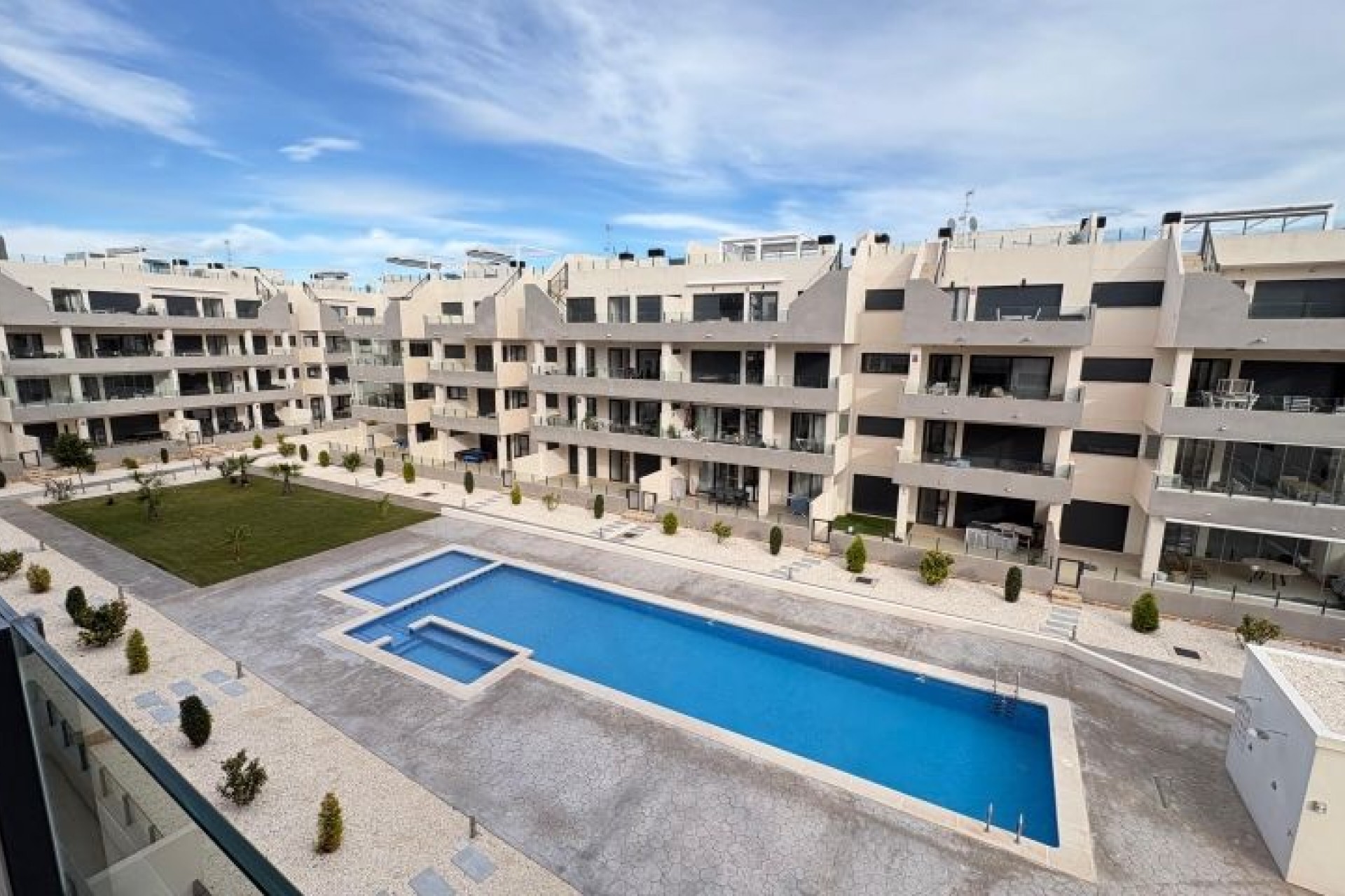 Återförsäljning - Apartment -
Orihuela Costa - Costa Blanca