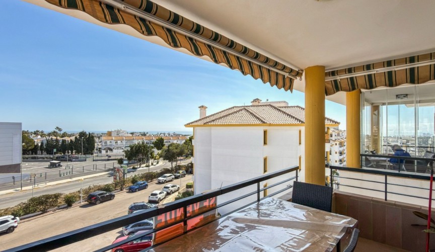 Återförsäljning - Apartment -
Orihuela Costa - Costa Blanca