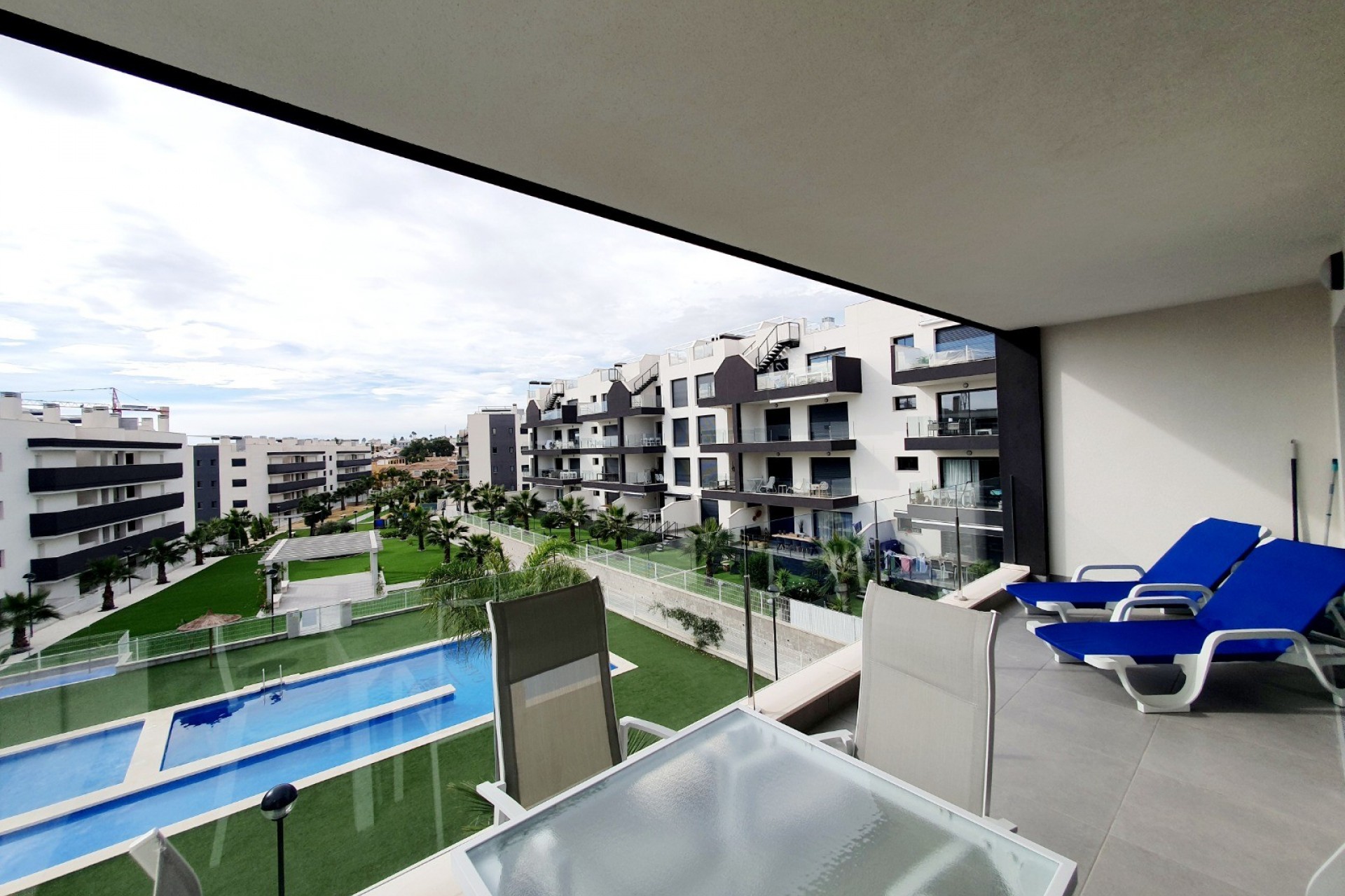 Återförsäljning - Apartment -
Orihuela Costa - Costa Blanca