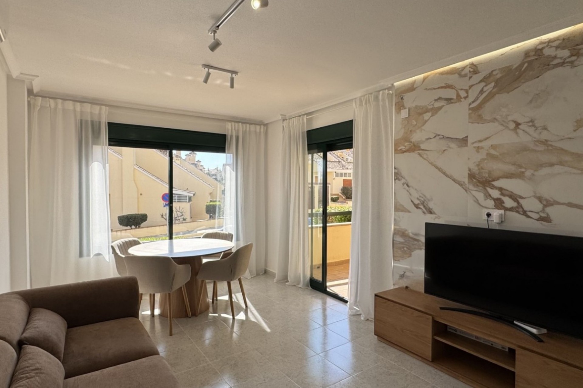 Återförsäljning - Apartment -
Orihuela Costa - Costa Blanca