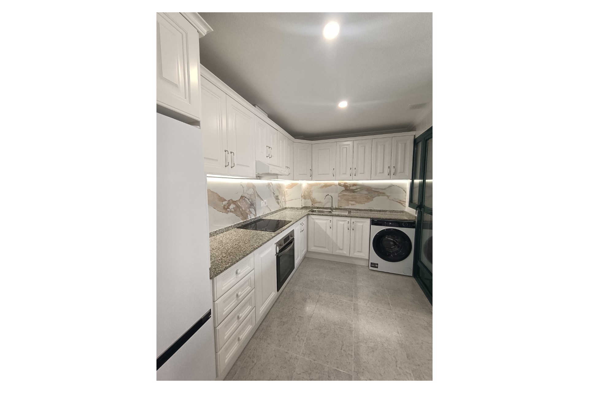 Återförsäljning - Apartment -
Orihuela Costa - Costa Blanca