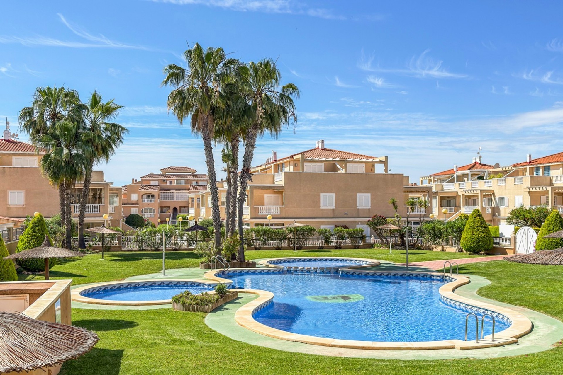 Återförsäljning - Apartment -
Orihuela Costa - Costa Blanca