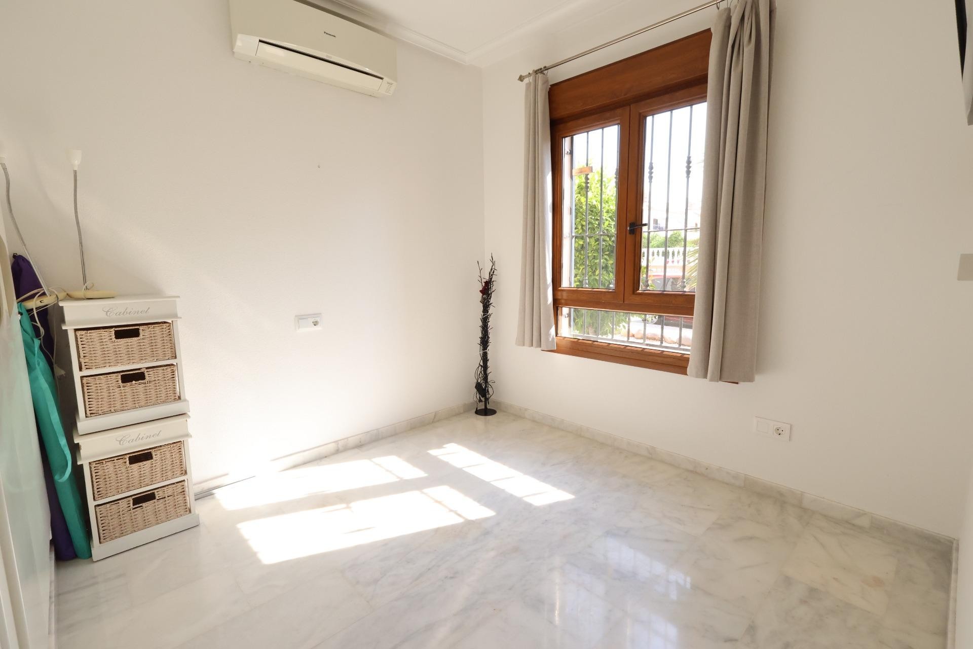 Återförsäljning - Apartment -
Orihuela Costa - Costa Blanca