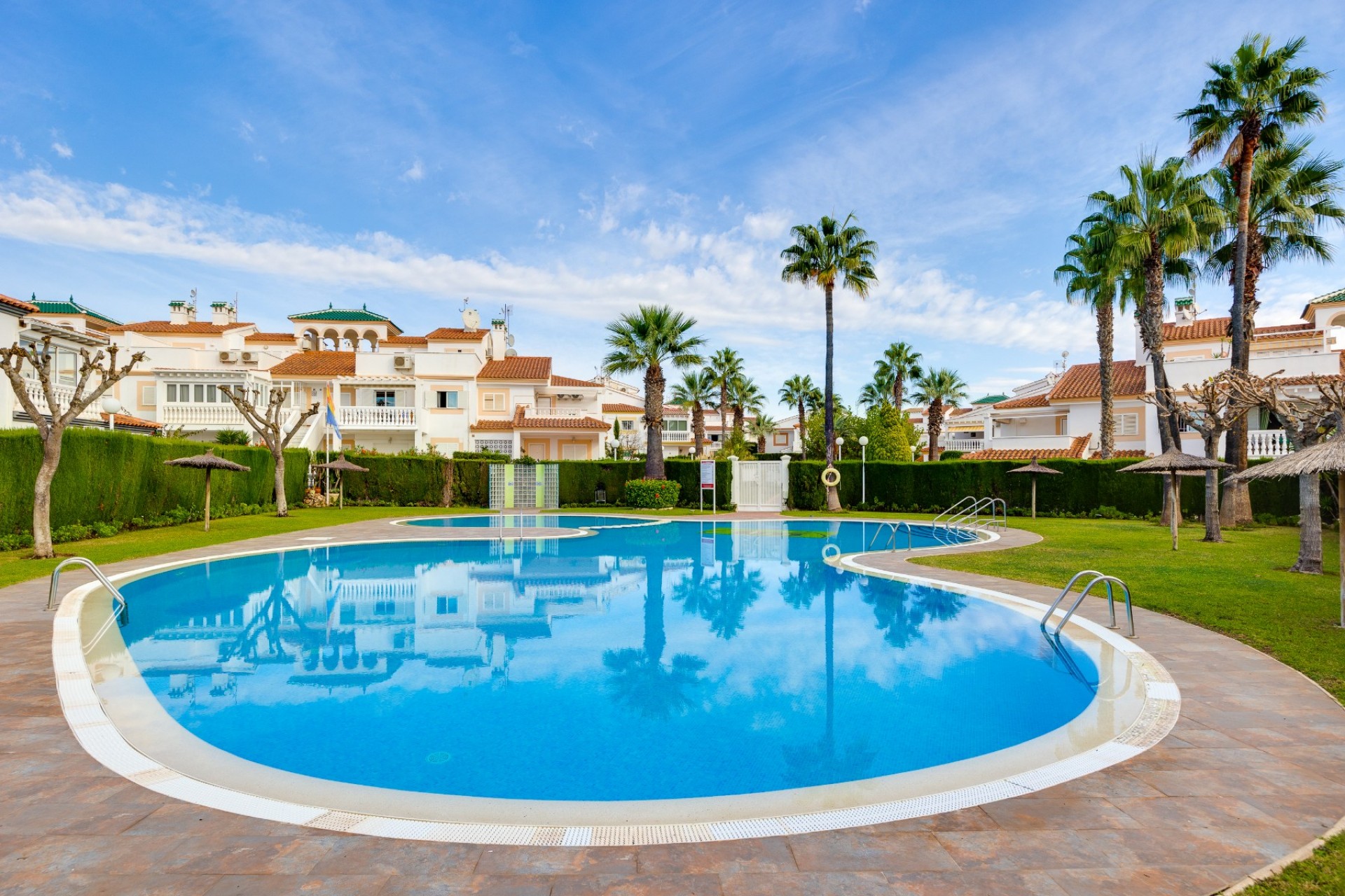 Återförsäljning - Apartment -
Orihuela Costa - Costa Blanca