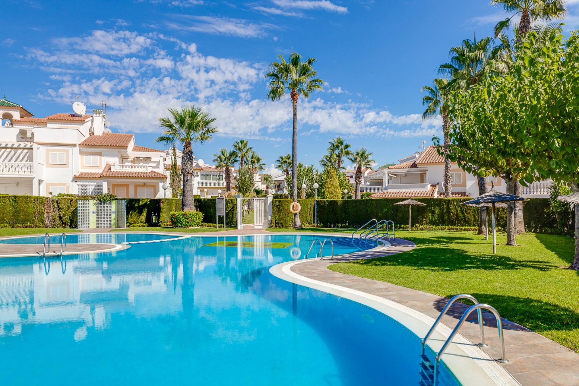 Återförsäljning - Apartment -
Orihuela Costa - Costa Blanca