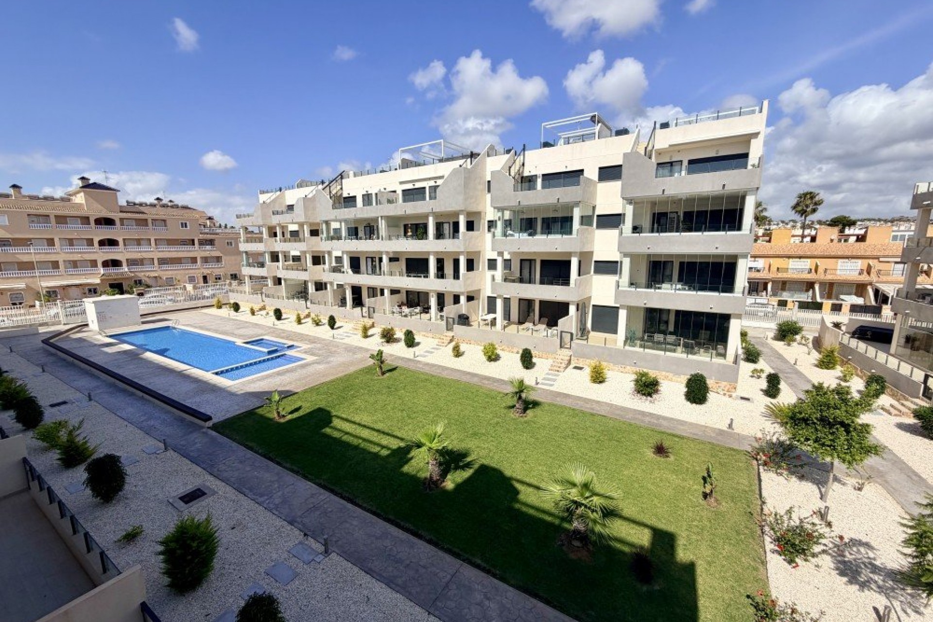 Återförsäljning - Apartment -
Orihuela Costa - Costa Blanca