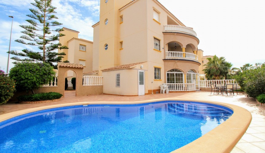 Återförsäljning - Apartment -
Orihuela Costa - Costa Blanca