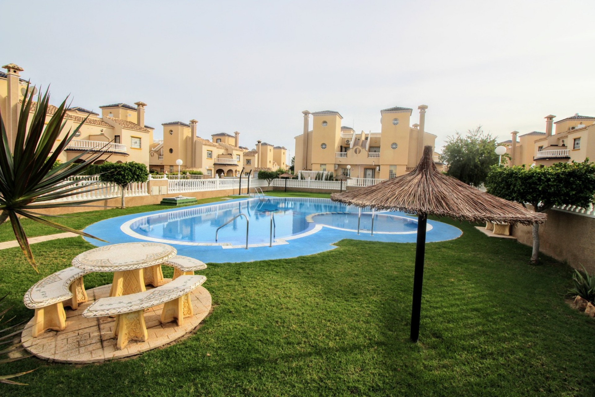 Återförsäljning - Apartment -
Orihuela Costa - Costa Blanca