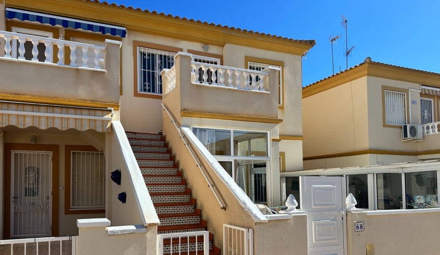 Återförsäljning - Apartment -
Orihuela Costa - Costa Blanca