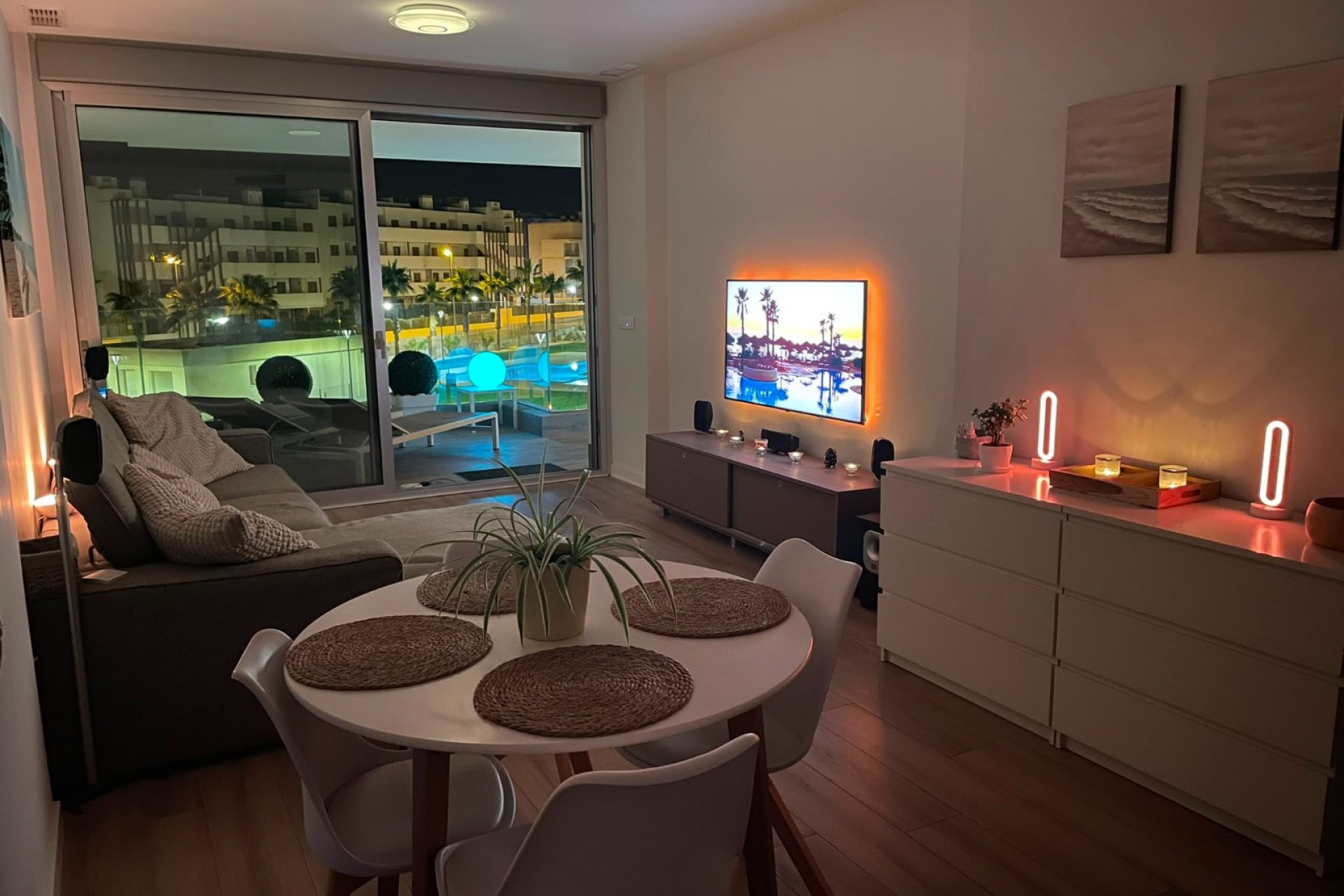 Återförsäljning - Apartment -
Orihuela Costa - Costa Blanca