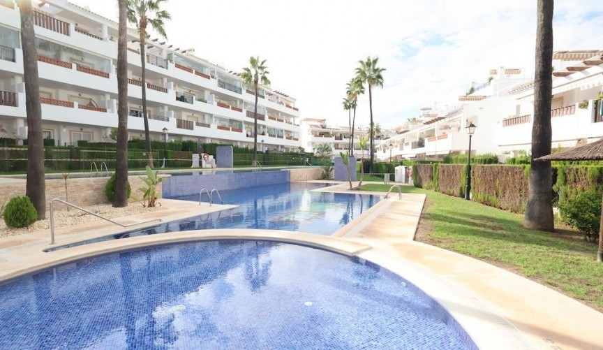 Återförsäljning - Apartment -
Orihuela Costa - Costa Blanca