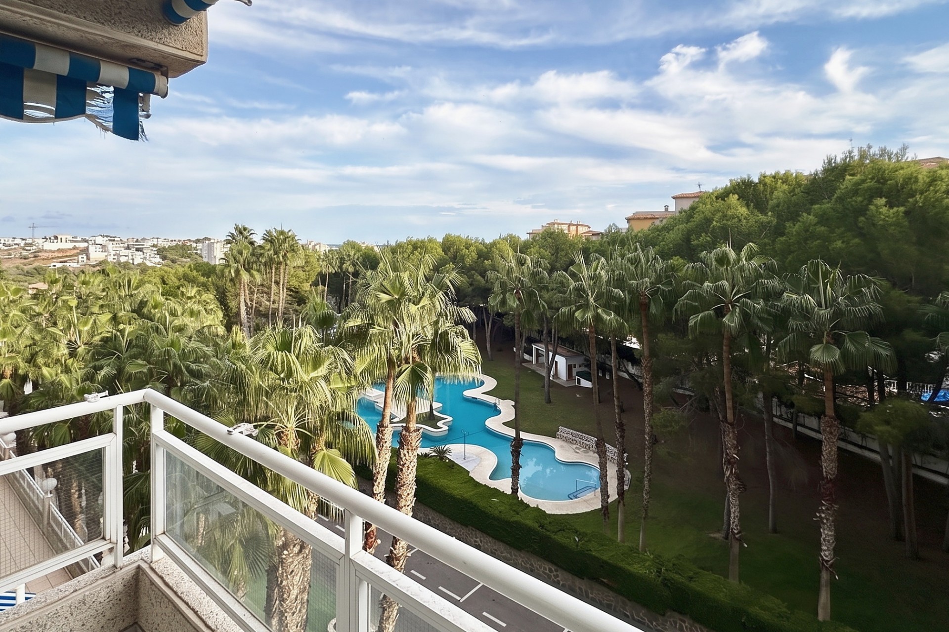 Återförsäljning - Apartment -
Orihuela Costa - Costa Blanca