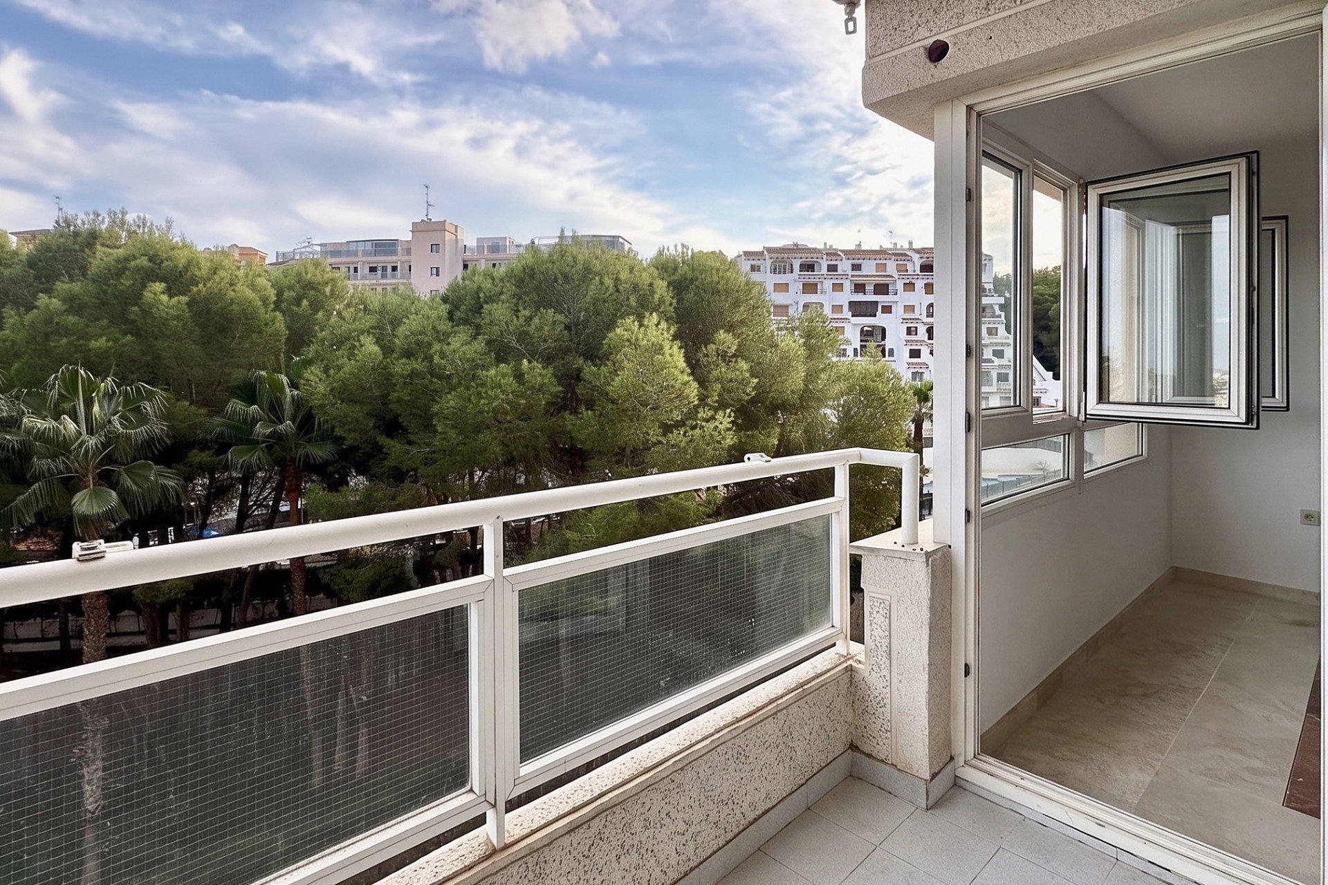 Återförsäljning - Apartment -
Orihuela Costa - Costa Blanca
