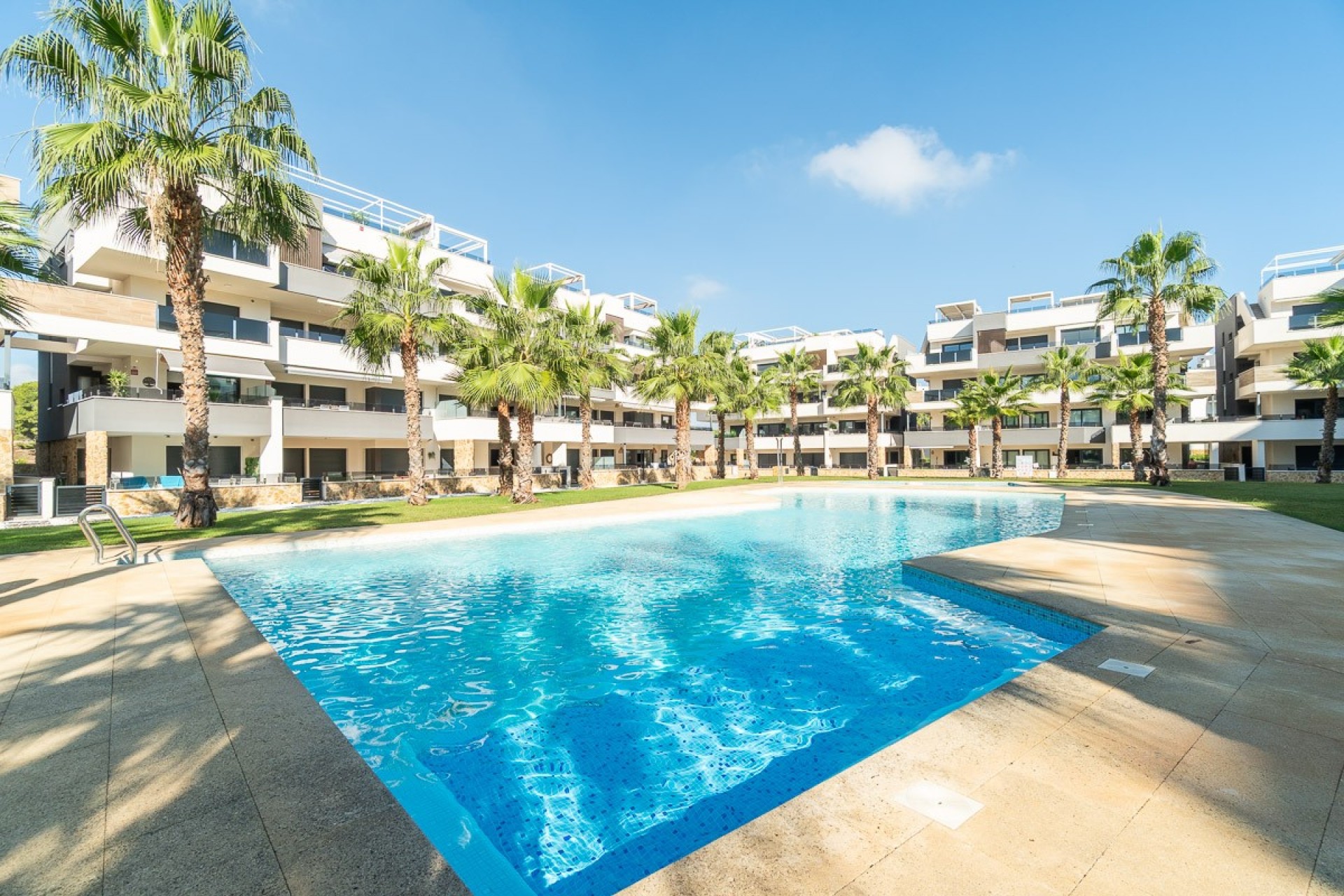 Återförsäljning - Apartment -
Orihuela Costa - Costa Blanca