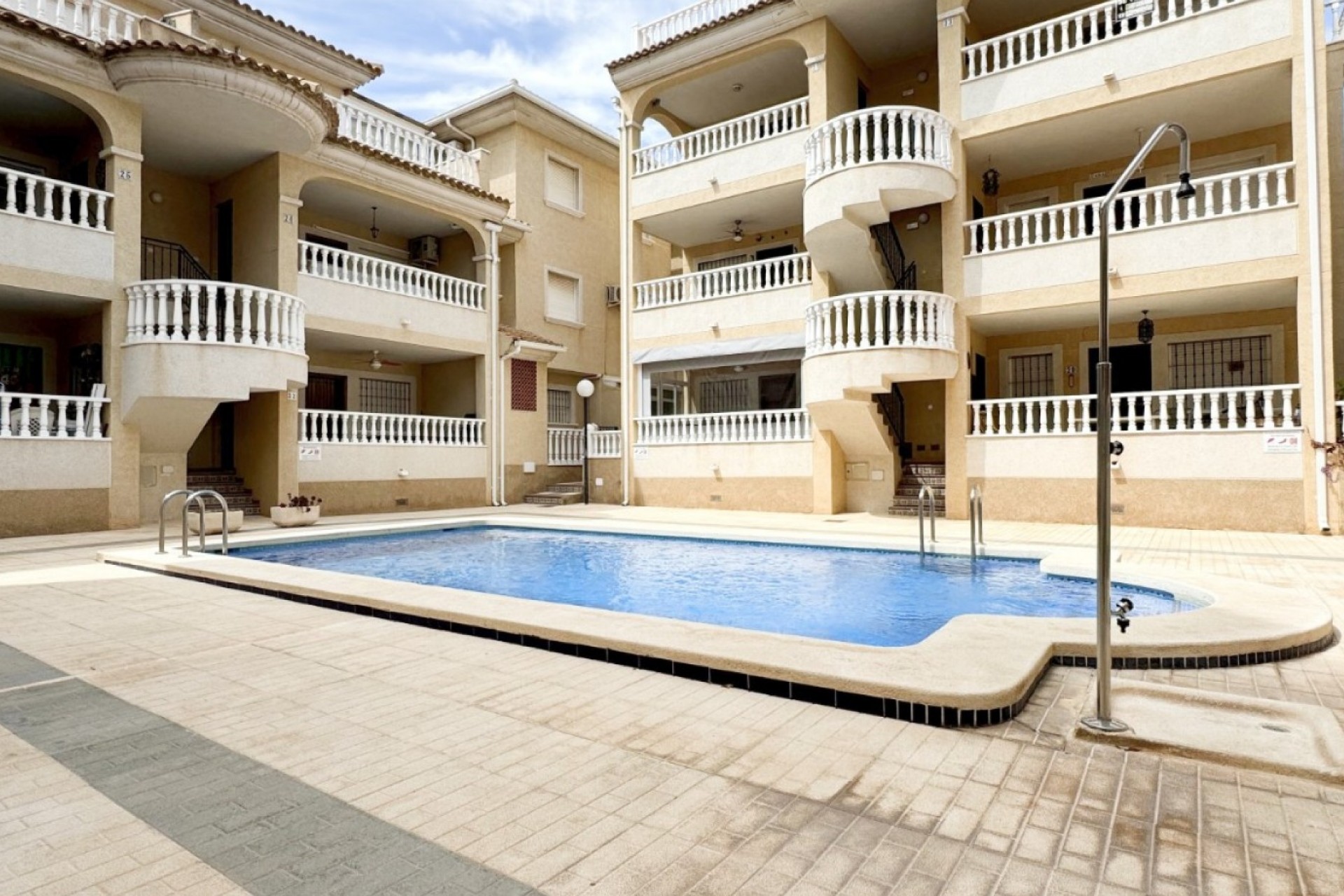 Återförsäljning - Apartment -
Orihuela Costa - Costa Blanca