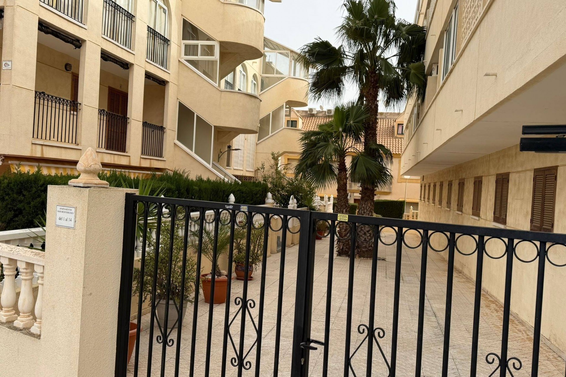 Återförsäljning - Apartment -
Orihuela Costa - La Regia