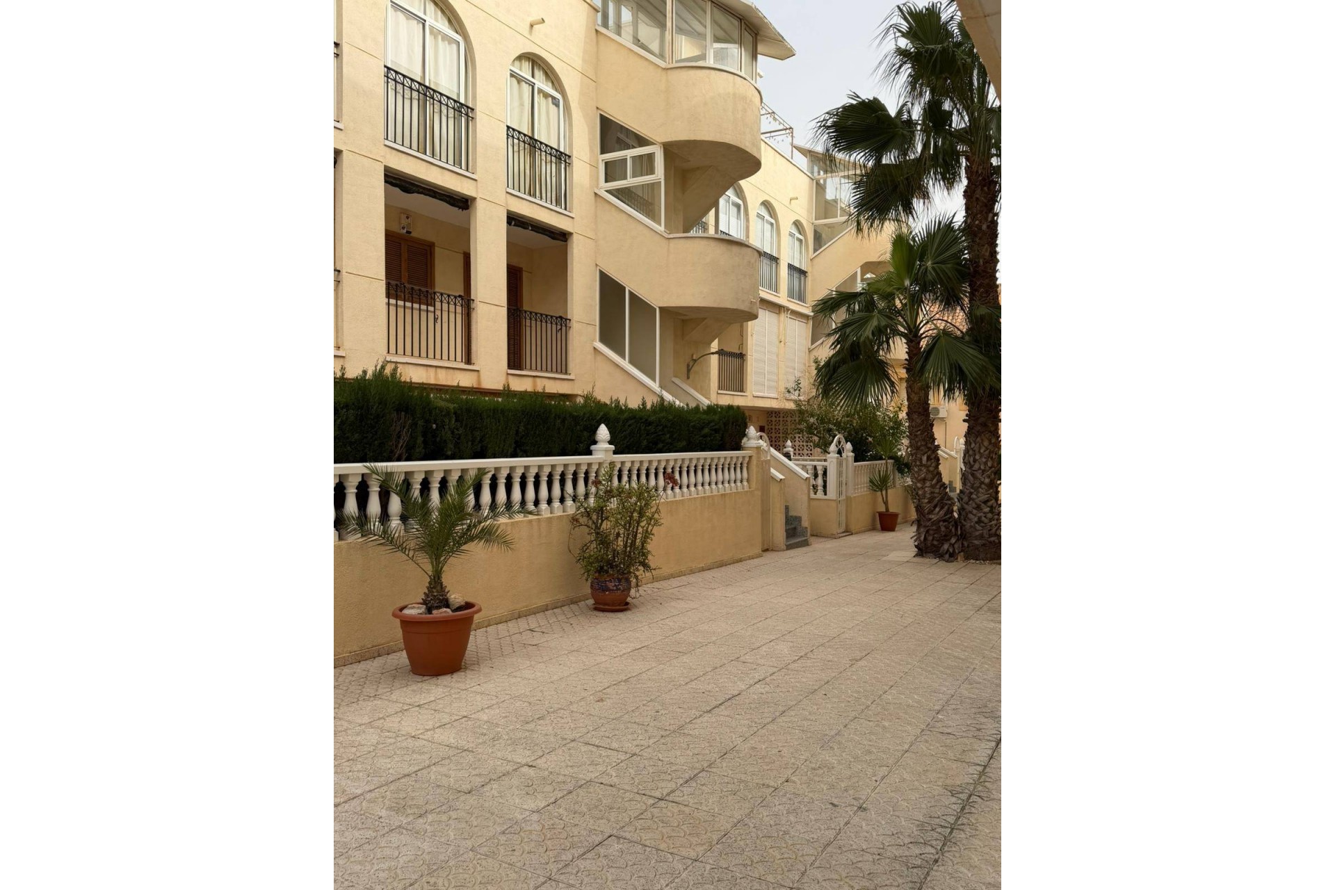 Återförsäljning - Apartment -
Orihuela Costa - La Regia