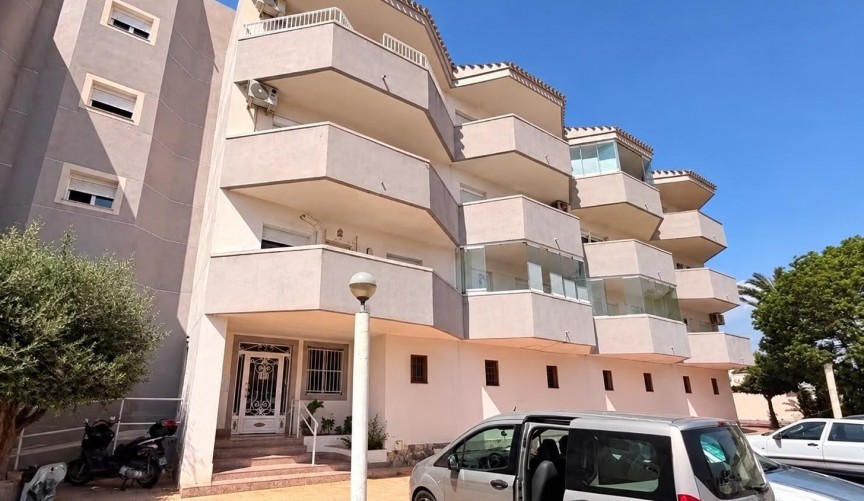 Återförsäljning - Apartment -
Orihuela Costa - La Regia