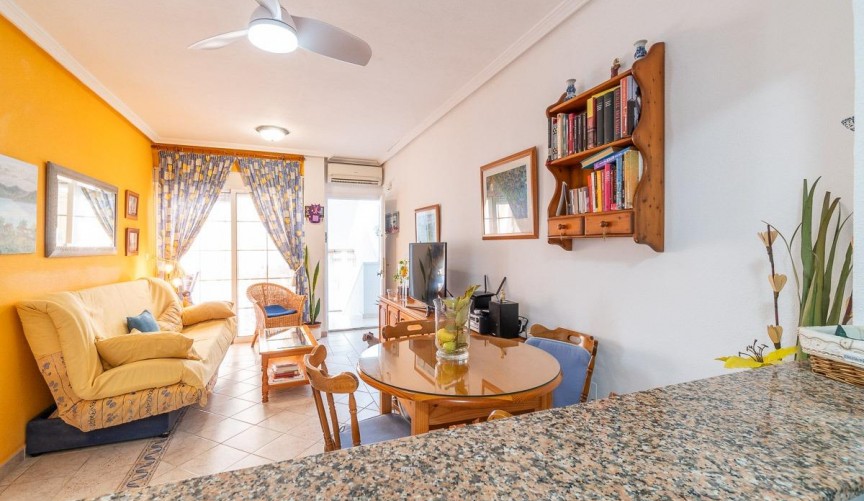 Återförsäljning - Apartment -
Orihuela Costa - La Zenia