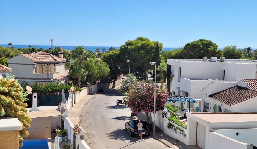 Återförsäljning - Apartment -
Orihuela Costa - La Zenia