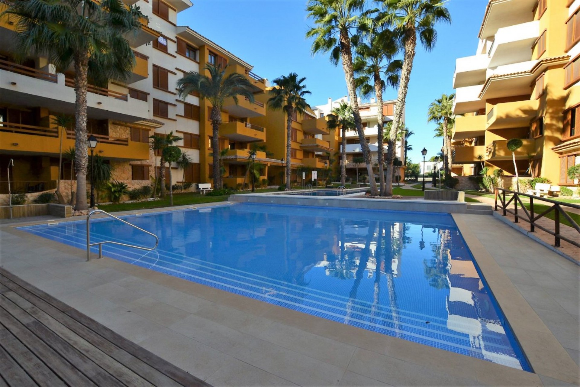 Återförsäljning - Apartment -
Orihuela Costa - Punta Prima