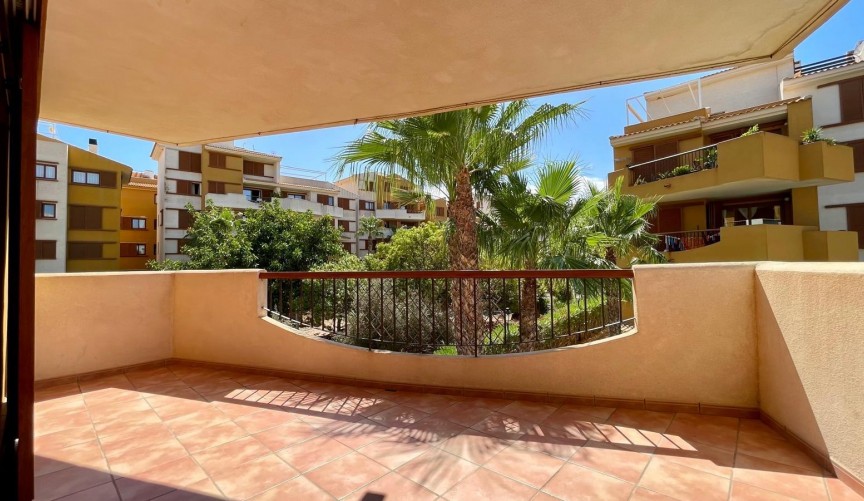 Återförsäljning - Apartment -
Orihuela Costa - Punta Prima