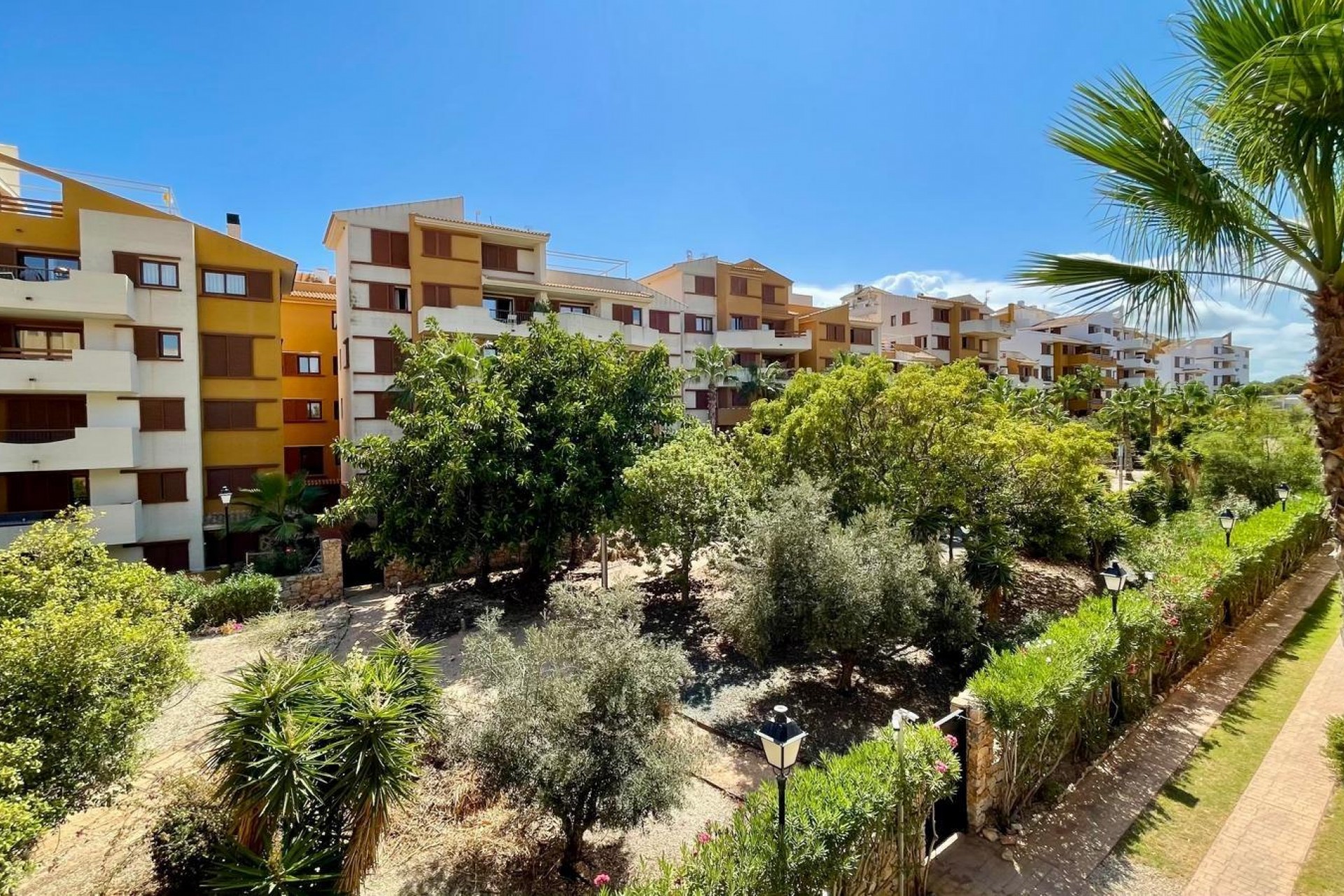 Återförsäljning - Apartment -
Orihuela Costa - Punta Prima