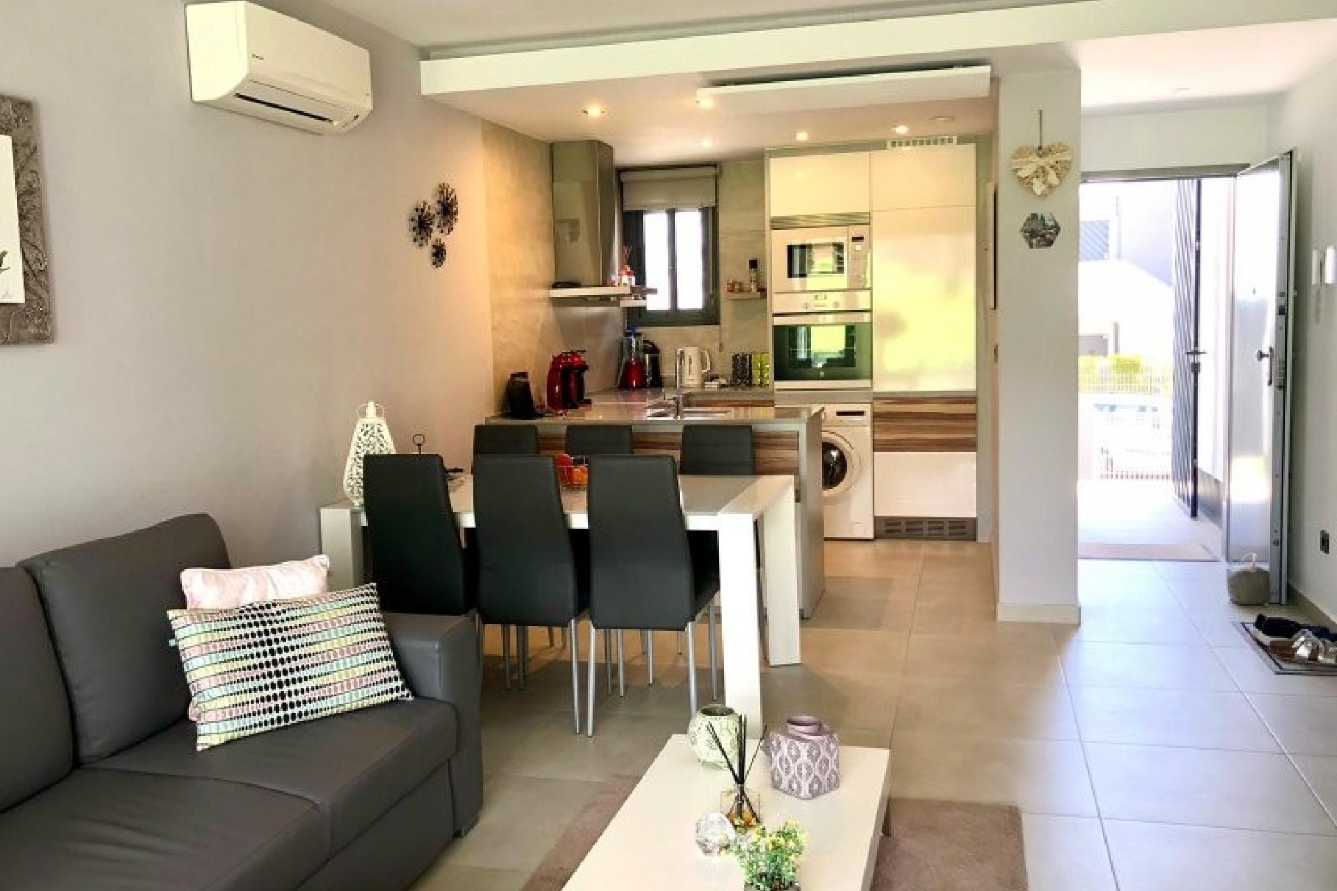 Återförsäljning - Apartment -
Orihuela Costa - Punta Prima