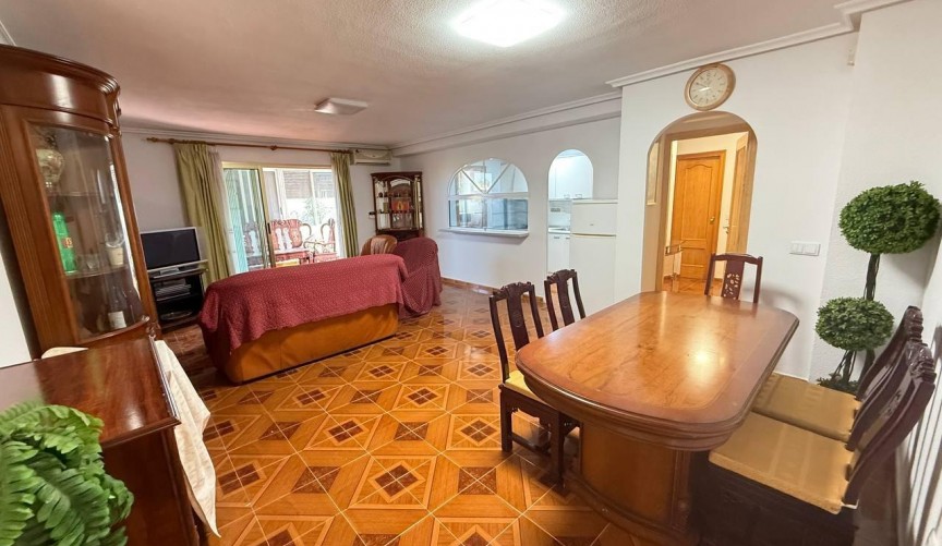 Återförsäljning - Apartment -
Orihuela Costa - Punta Prima