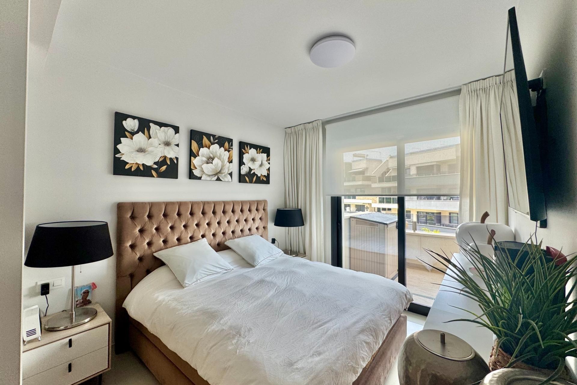 Återförsäljning - Apartment -
Orihuela Costa - Punta Prima