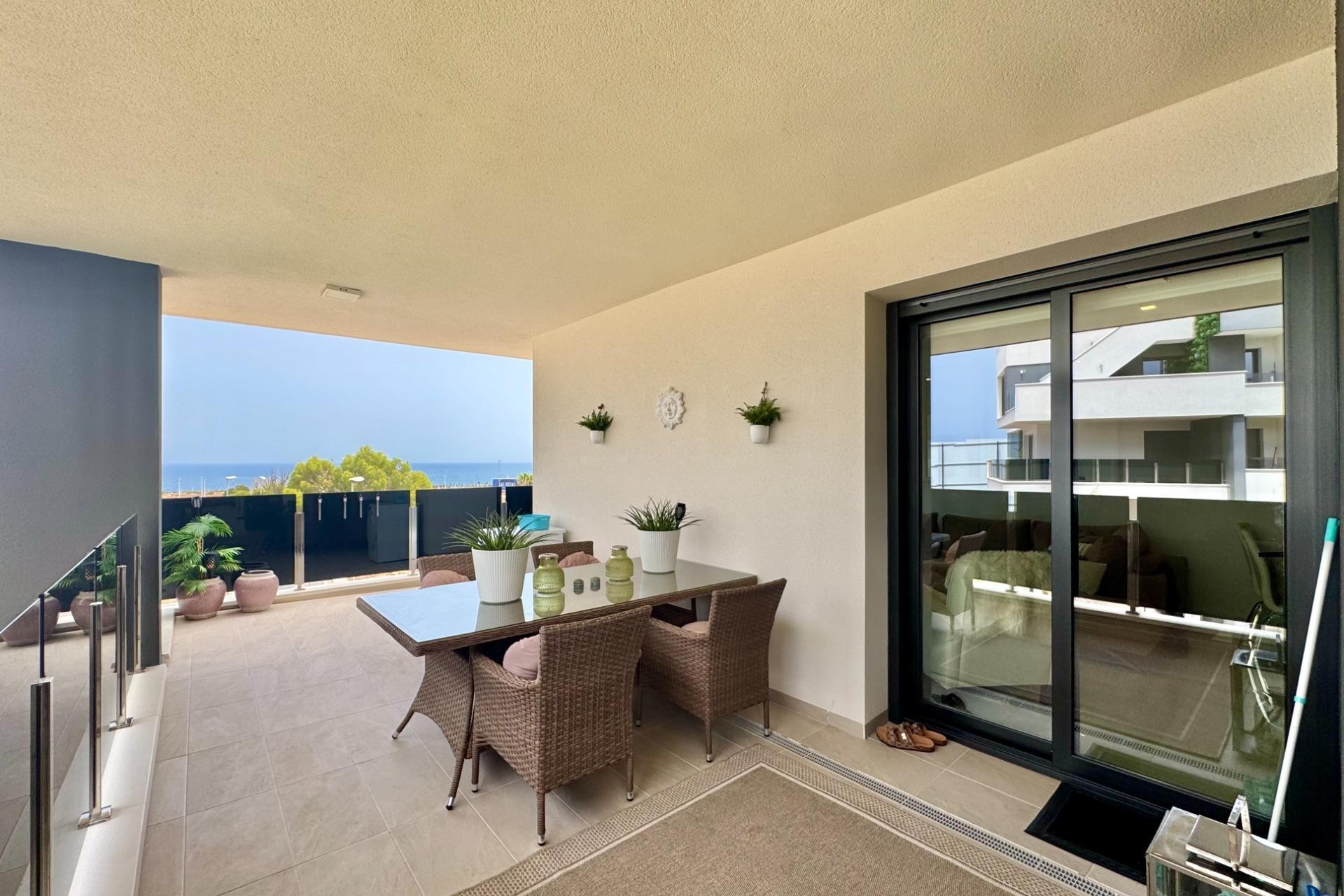 Återförsäljning - Apartment -
Orihuela Costa - Punta Prima