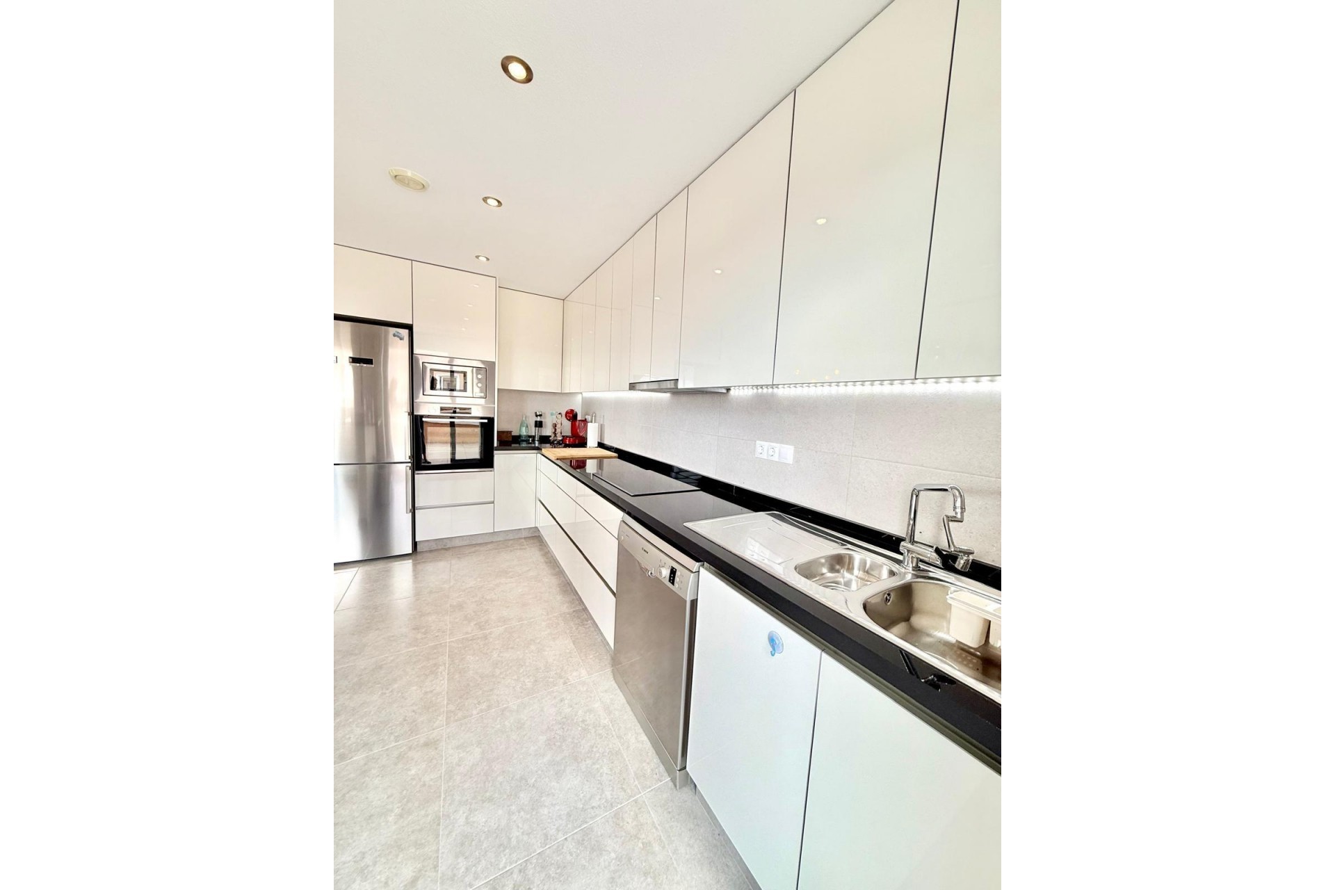 Återförsäljning - Apartment -
Orihuela Costa - Villamartín-las Filipinas