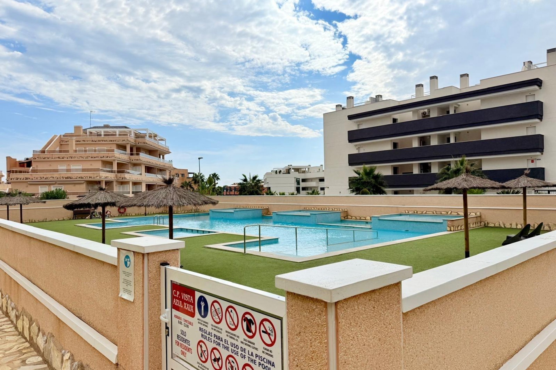 Återförsäljning - Apartment -
Orihuela Costa - Villamartín-las Filipinas