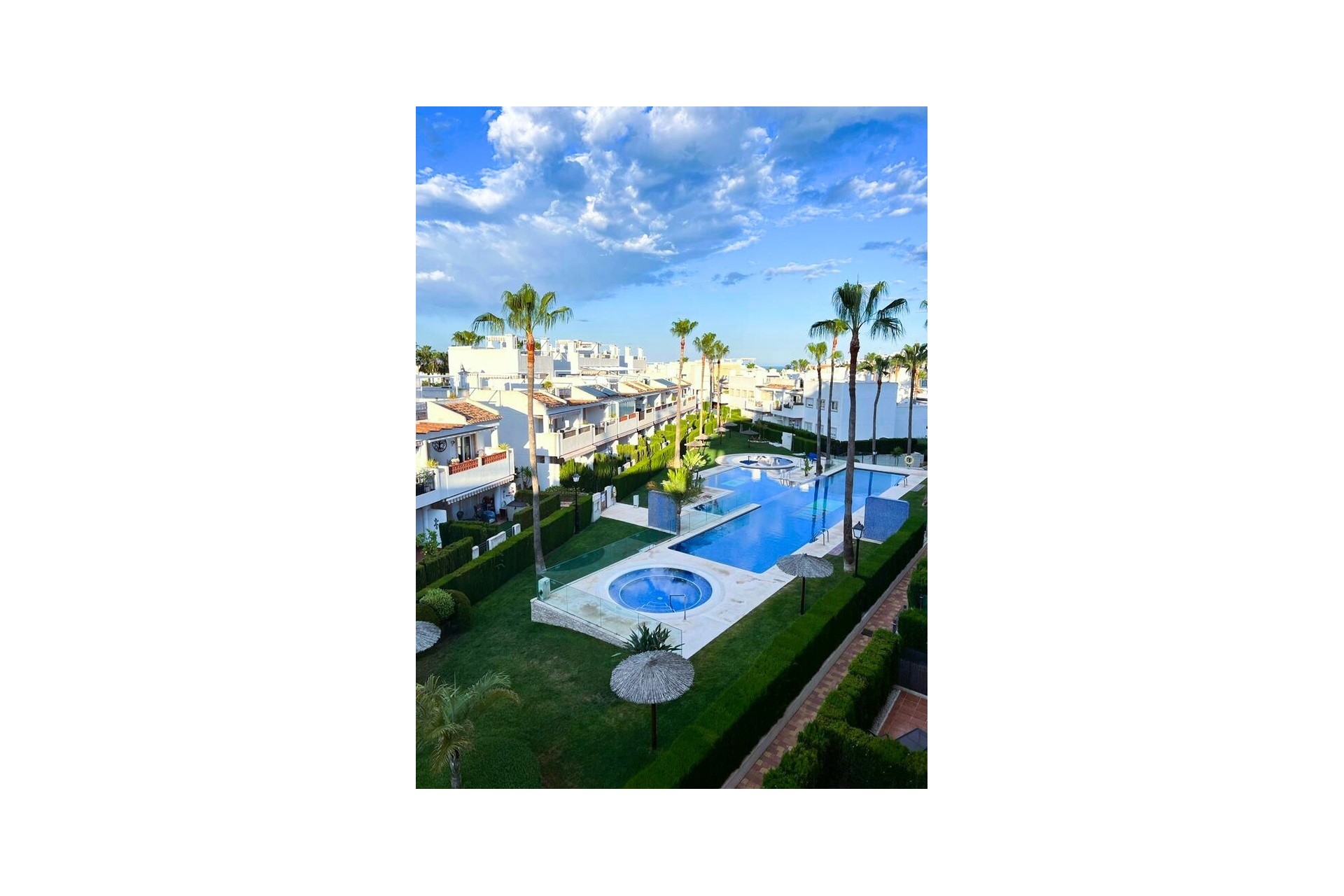 Återförsäljning - Apartment -
Orihuela Costa - Villamartín