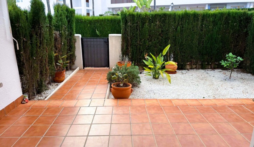 Återförsäljning - Apartment -
Orihuela Costa - Villamartín