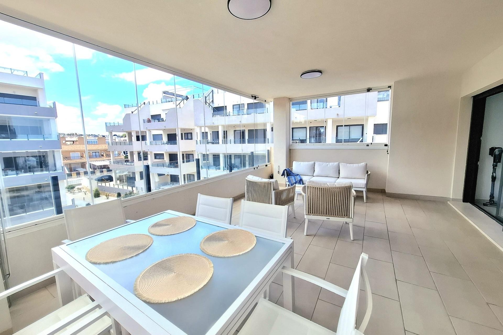Återförsäljning - Apartment -
Orihuela Costa - Villamartín