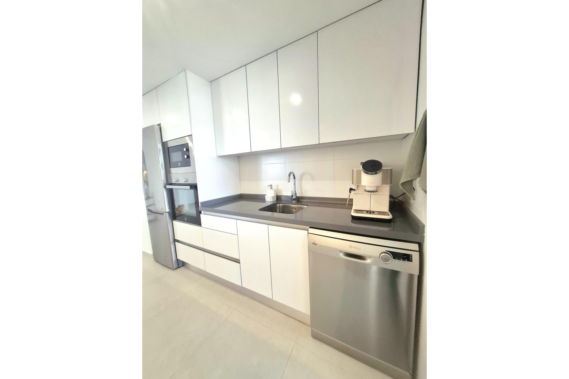 Återförsäljning - Apartment -
Orihuela Costa - Villamartín