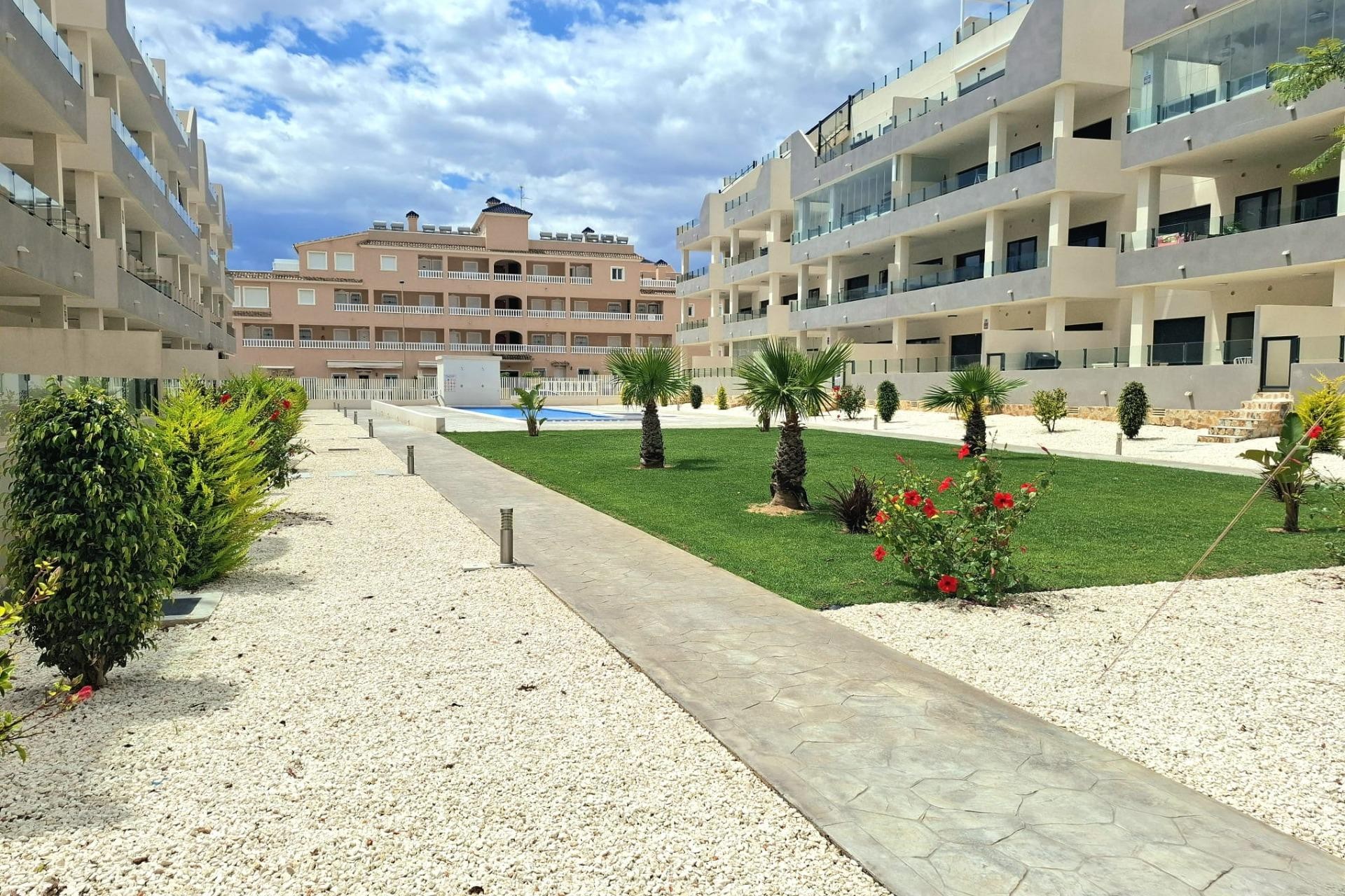 Återförsäljning - Apartment -
Orihuela Costa - Villamartín