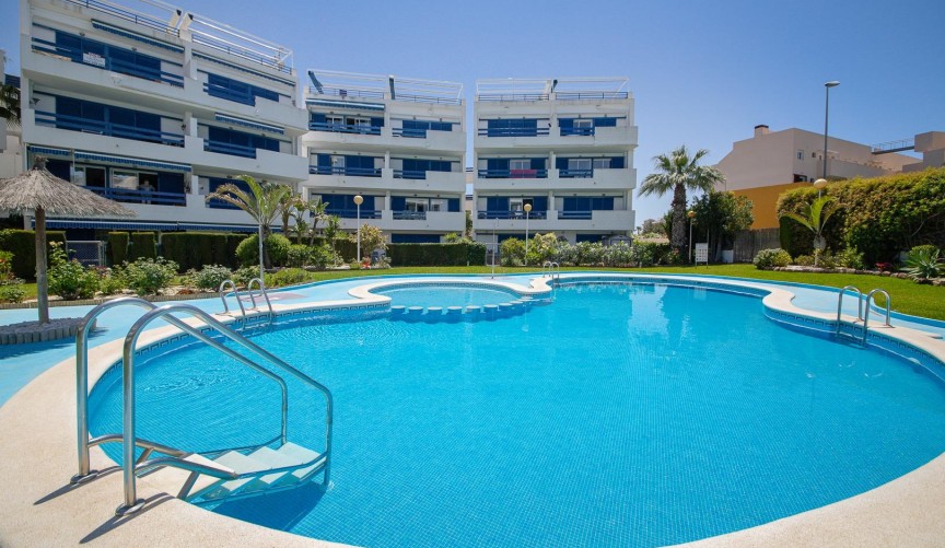Återförsäljning - Apartment -
Orihuela Costa