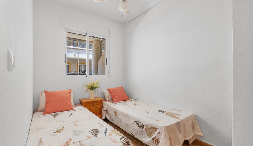 Återförsäljning - Apartment -
Orihuela Costa