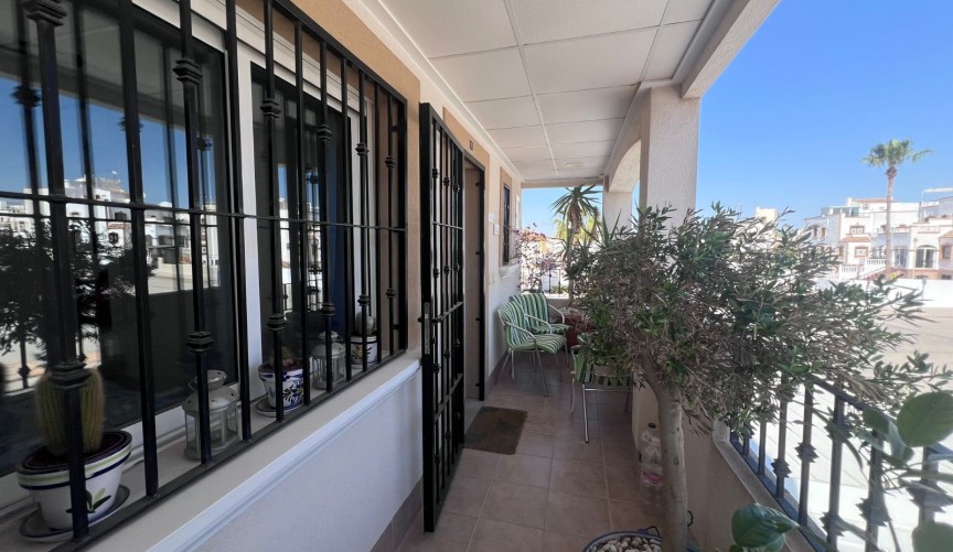 Återförsäljning - Apartment -
Orihuela - Inland