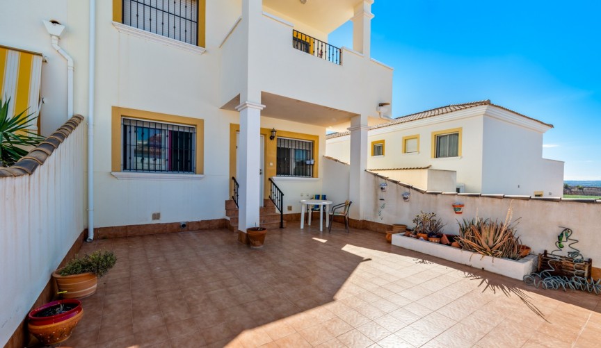 Återförsäljning - Apartment -
Orihuela - Inland