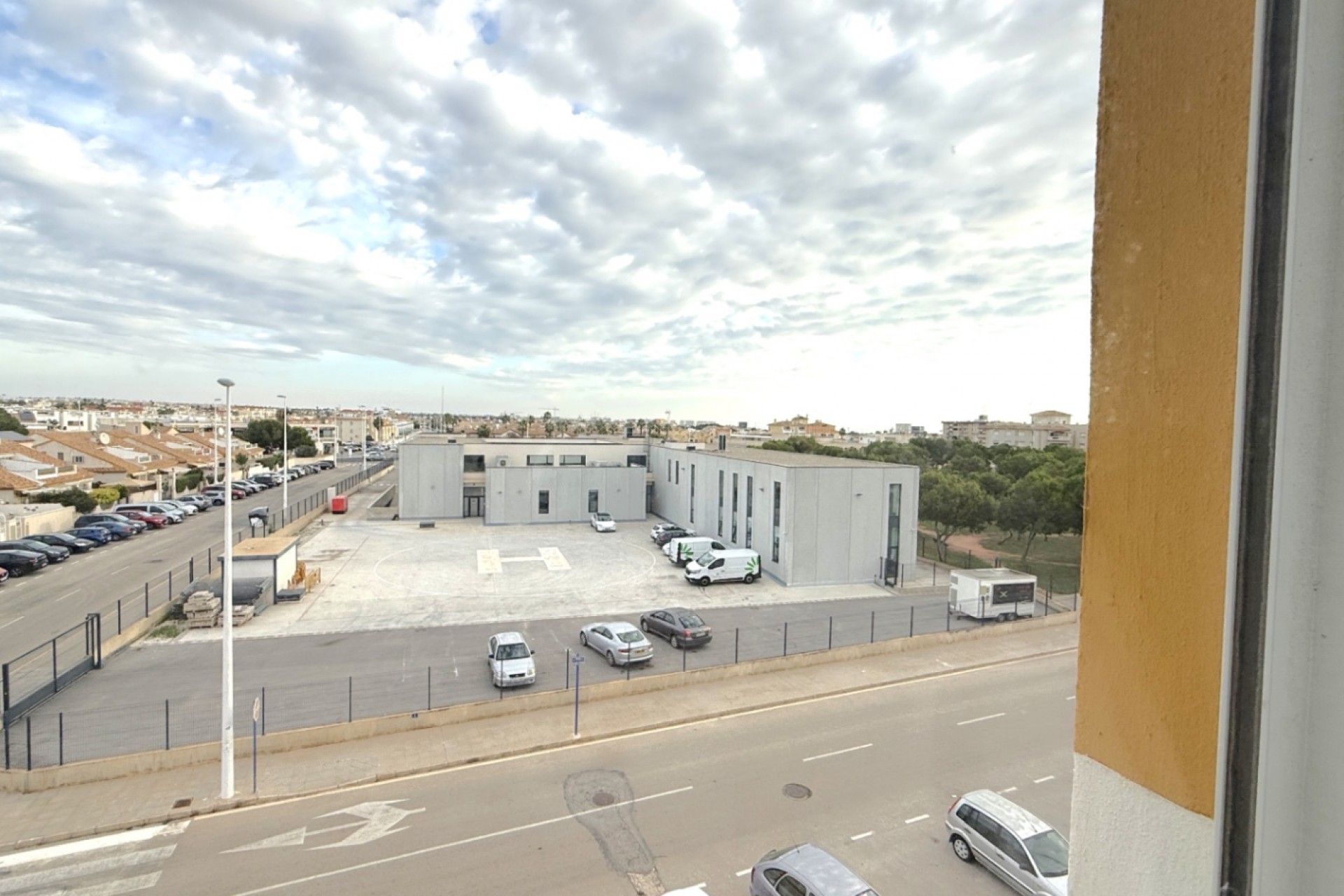 Återförsäljning - Apartment -
Orihuela - Inland