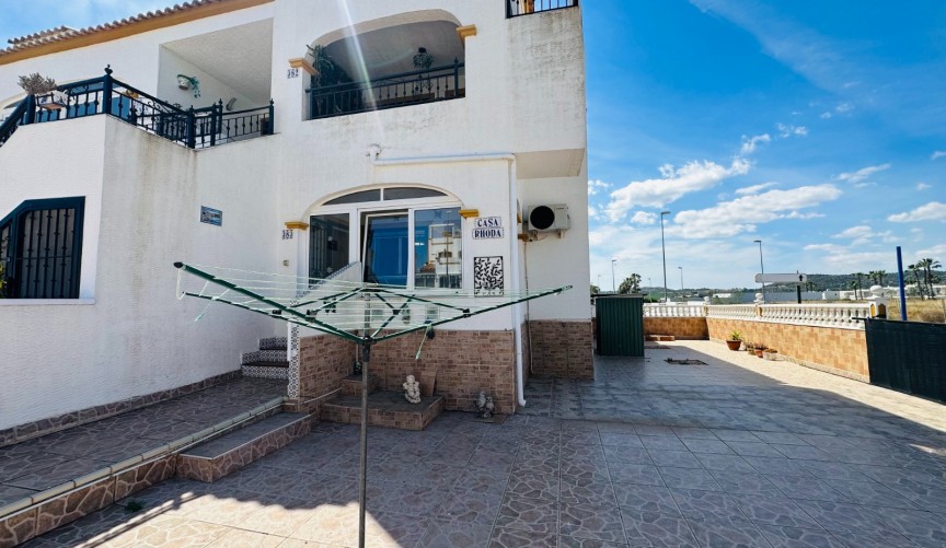 Återförsäljning - Apartment -
Orihuela - Inland