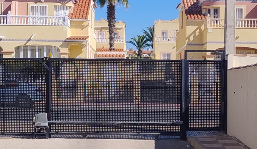 Återförsäljning - Apartment -
Orihuela - Inland