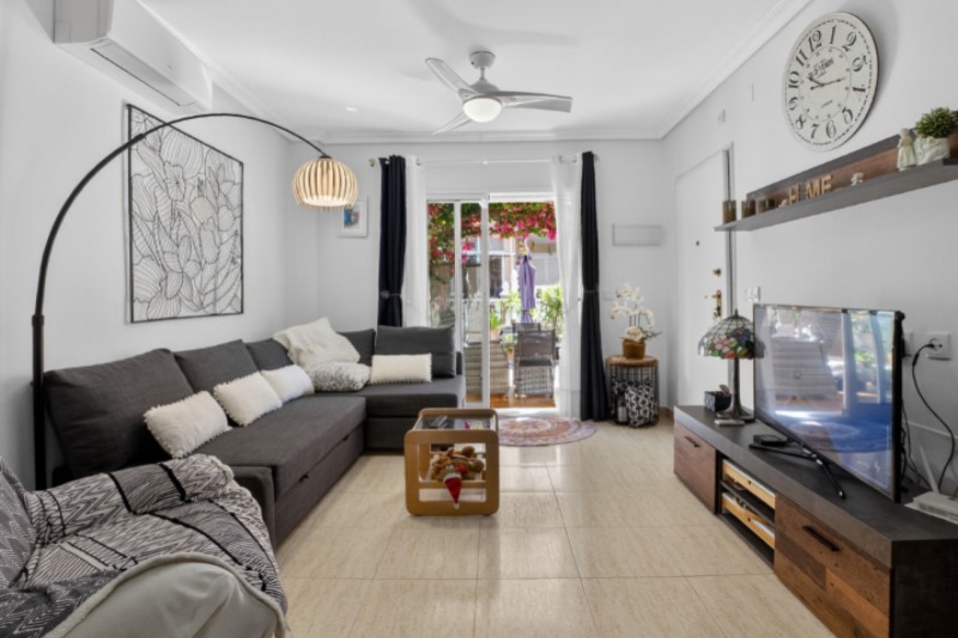 Återförsäljning - Apartment -
Orihuela - Inland