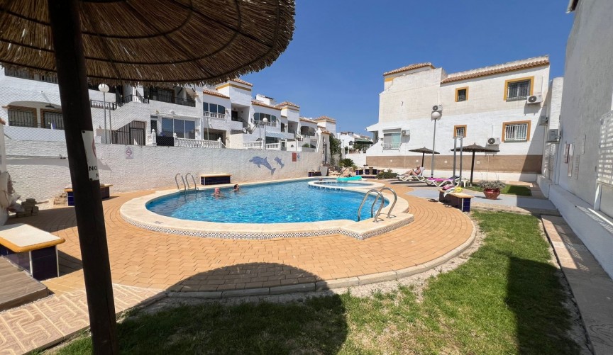 Återförsäljning - Apartment -
Orihuela - Inland