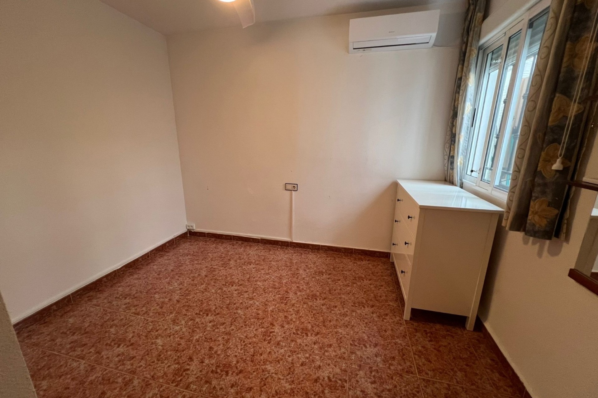 Återförsäljning - Apartment -
Orihuela - Inland