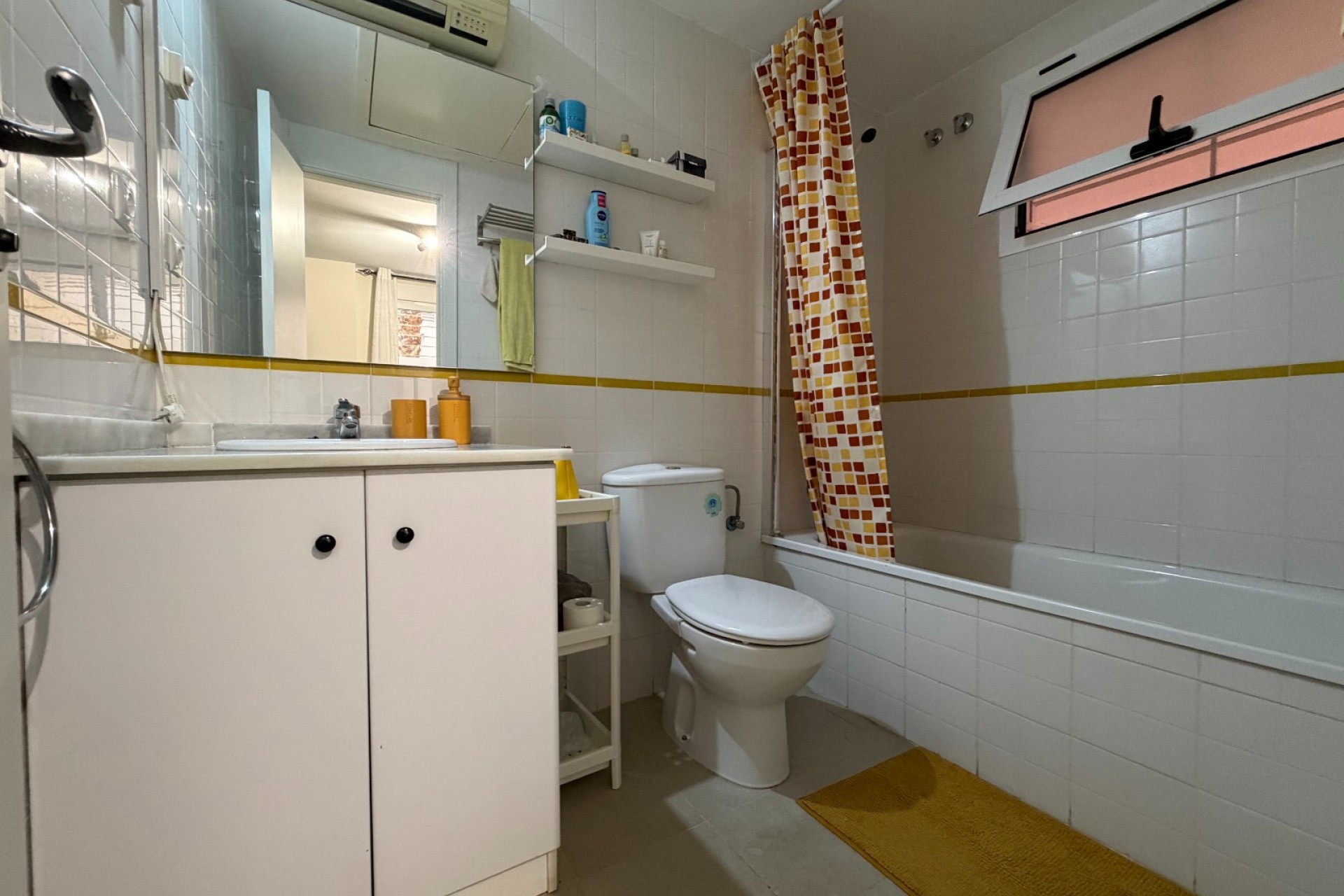 Återförsäljning - Apartment -
Orihuela - Inland