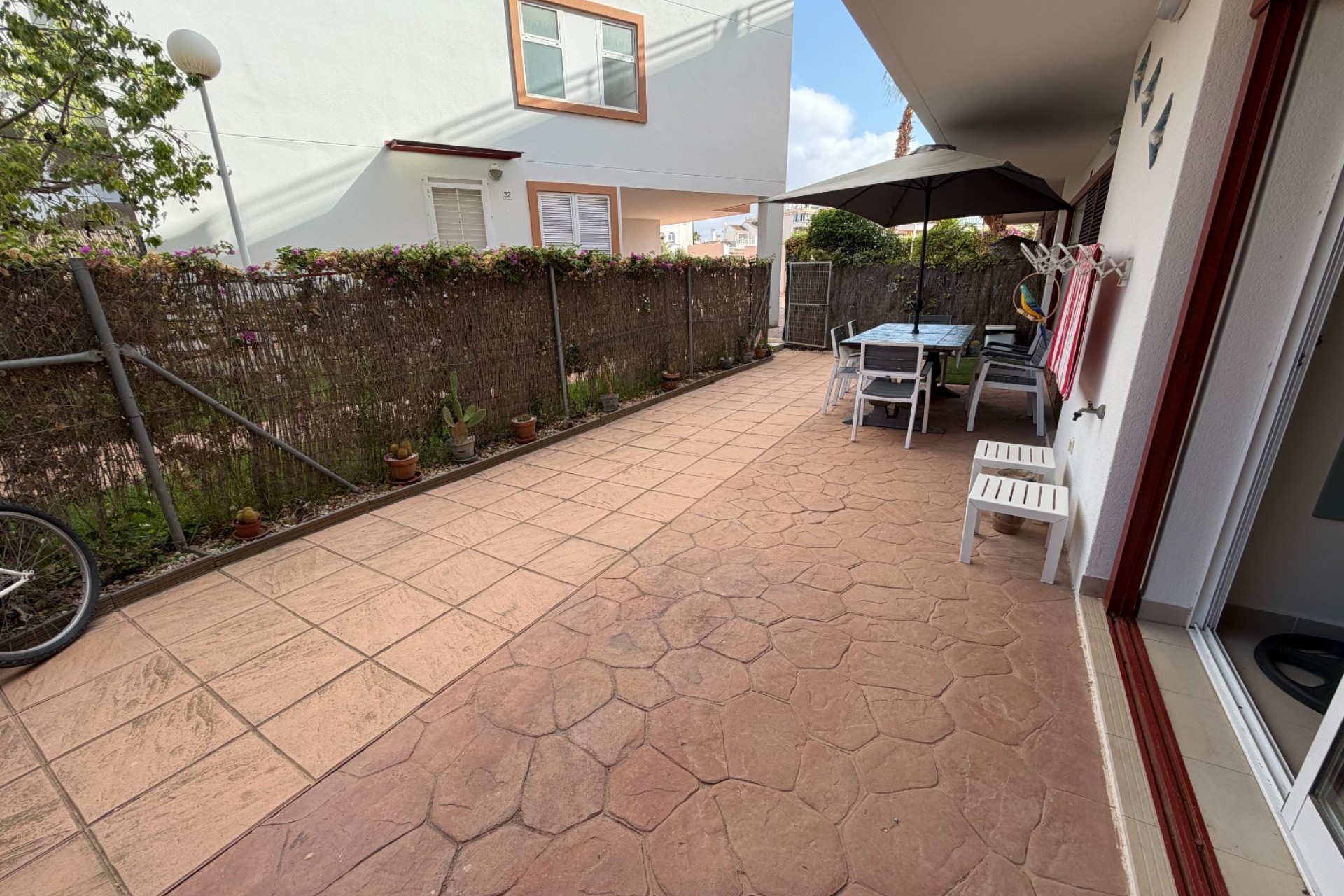 Återförsäljning - Apartment -
Orihuela - Inland